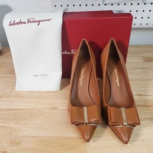 Zeri Ferragamo pumps